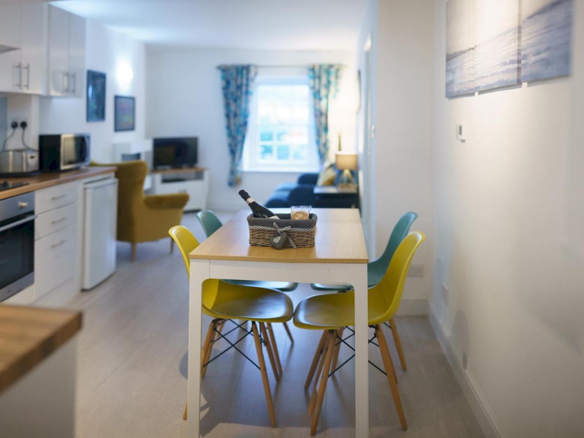 Pass The Keys Modern 2 Bed Flat Overlooking Aberaeron Harbour Exterior foto