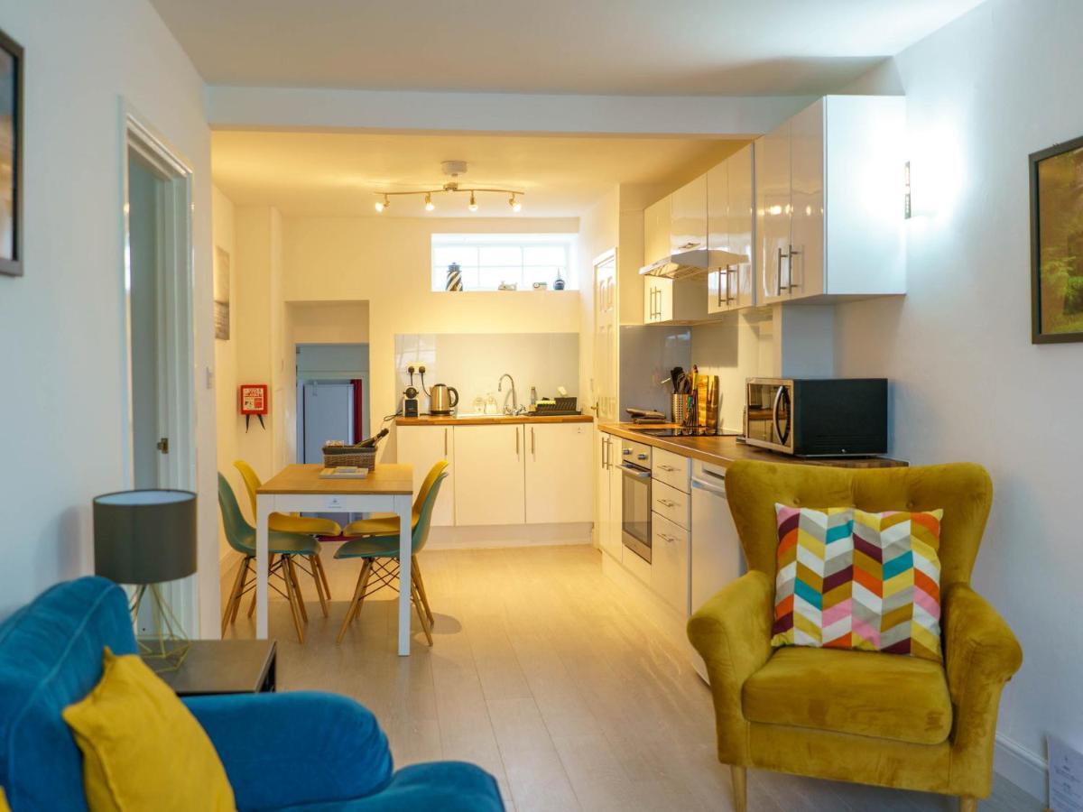 Pass The Keys Modern 2 Bed Flat Overlooking Aberaeron Harbour Exterior foto